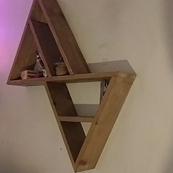 Triangle shelves PLEASE CONTACT BEFORE PURCHASE - Picture 2 of 2